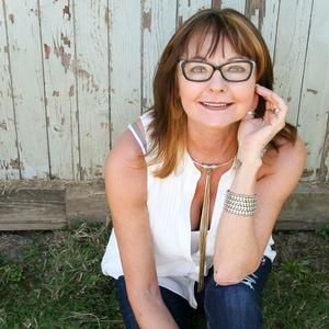 Meet your Posher, Linda